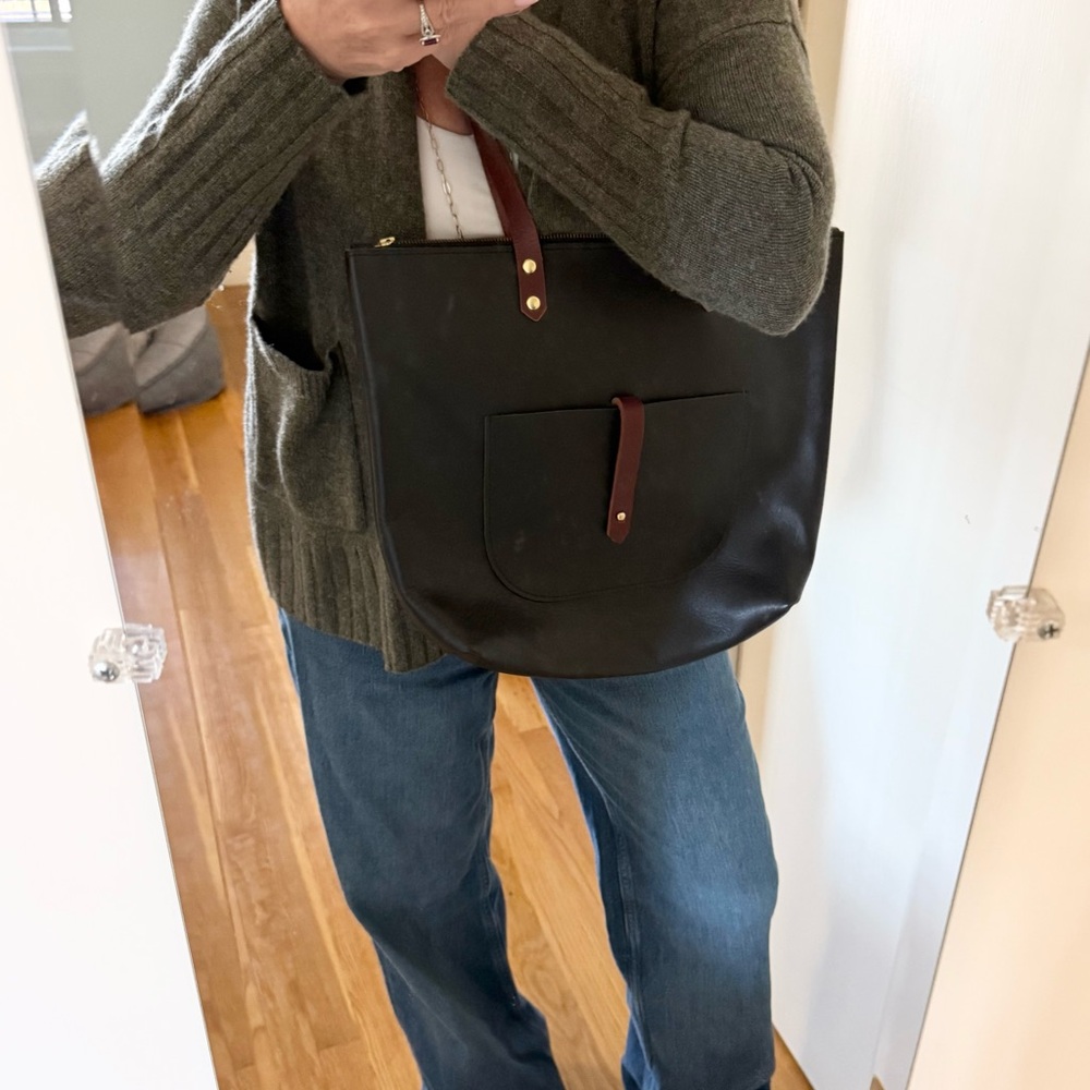Neva Opet Nikki Zip Tote in Black and Cognac - Picture 4 of 10